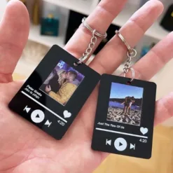 spotify black keychain